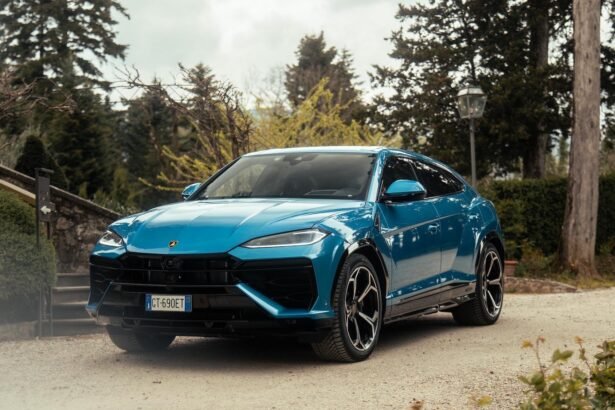 Cruising Tuscany in the more refined Lamborghini Urus SE plug-in hybrid