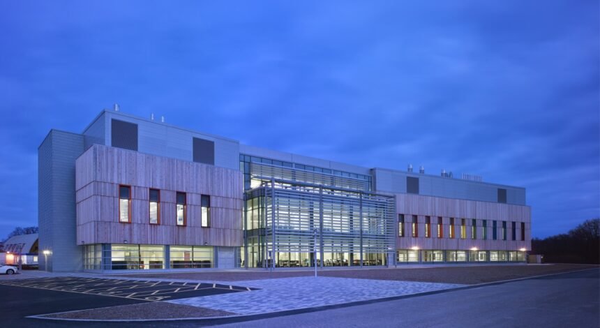 Schneider Electric and EcoXpert Partner Advanced Power Technology: Award-Winning Data Centre Consolidation and Upgrade Project