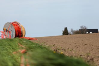 Future Imperiled: The UK’s Aging Fibre Backbone Threatens AI Advancements