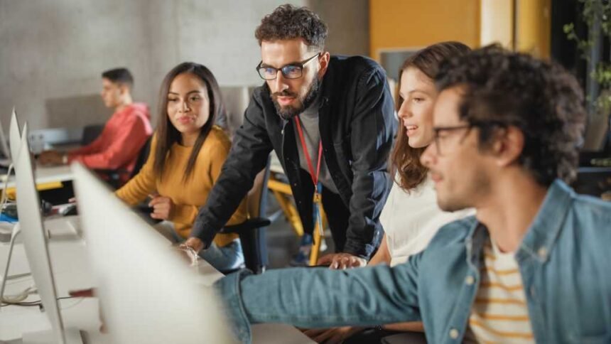 Insights into the Latest Hiring Trends, Skills, and Certifications in the Network Jobs Market