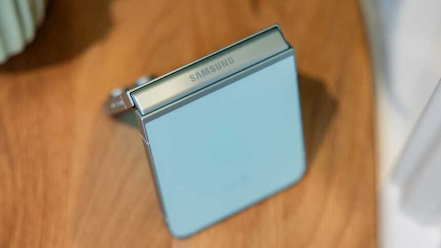 Sleek and Stylish: Unveiling the Samsung Galaxy Z Flip 7 – Everything You Need to Know