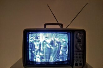 The Global Television Revolution: The Transatlantic Race to Innovate