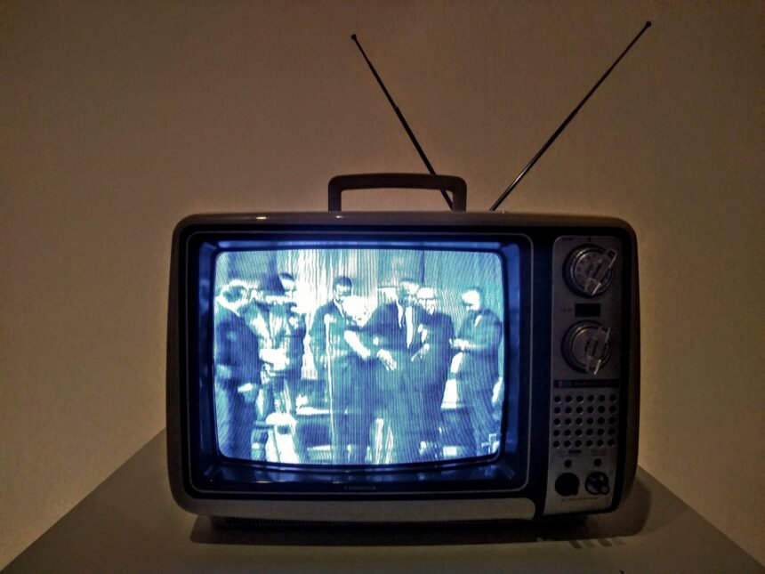 The Global Television Revolution: The Transatlantic Race to Innovate