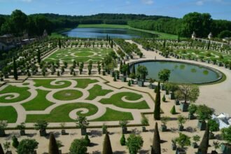 Whispers of the Past: Versailles’ AI-Enhanced Statues Speak Out