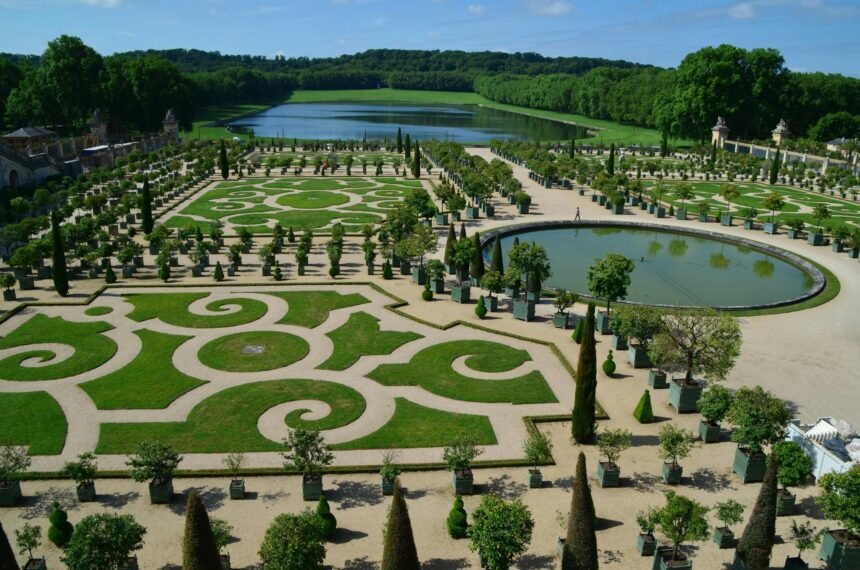 Whispers of the Past: Versailles’ AI-Enhanced Statues Speak Out