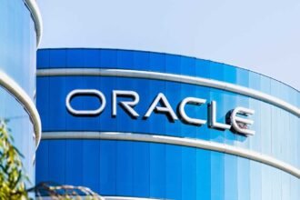 Oracle Secures  Billion Cloud Deal, Accelerating AI Infrastructure Expansion