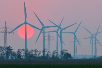 Revolutionizing Data Centers: The AI Greenferencing Solution for Wind-Powered Operations
