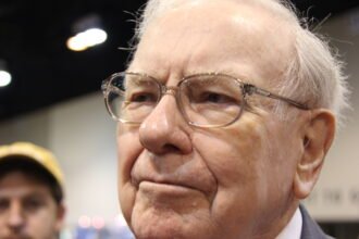 The Decline of Warren Buffett’s  Billion Stock Investment: Is the Oracle of Omaha Losing His Magic Touch?