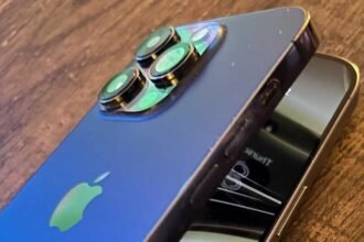 The Foldable iPhone: A Yawn-Worthy Winner Over Samsung