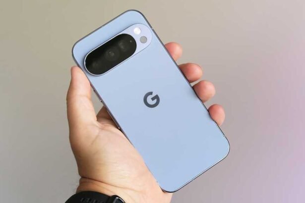 Exploring the Enhanced AI Features of Google Pixel 10 Pro: A Comprehensive Review