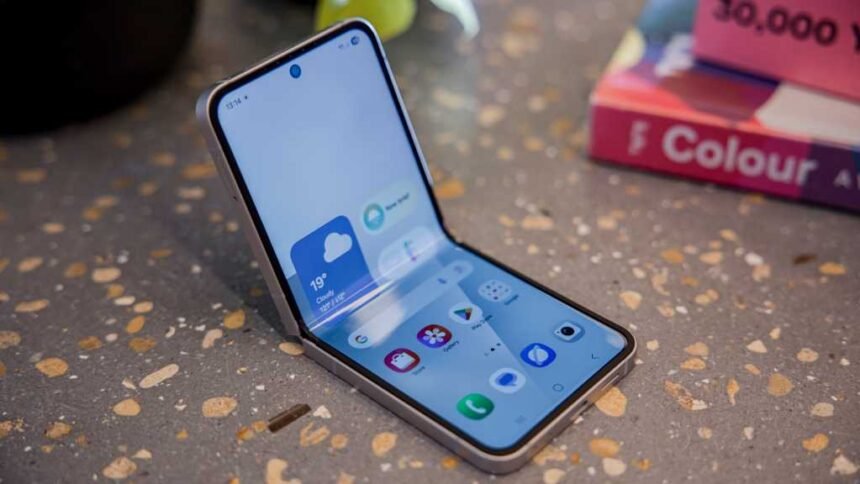 Samsung Galaxy Z Flip 7 Flexes its Durability in Bend Test Challenge