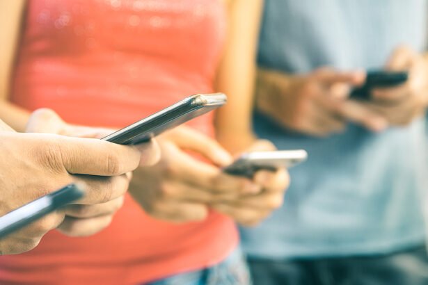 Silencing Screens: Seattle Middle School Implements New Cellphone Policy