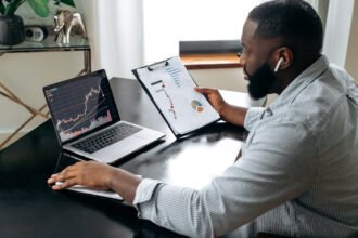 The Future of Investing: Why This AI Stock Will Outperform Apple by 2030