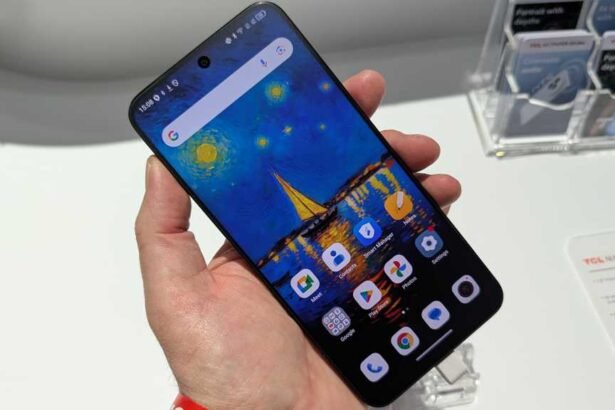 Exploring the TCL Nxtpaper 60 Ultra: A Unique User Experience