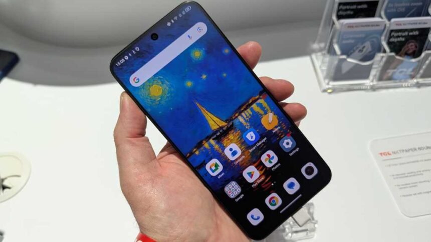 Exploring the TCL Nxtpaper 60 Ultra: A Unique User Experience