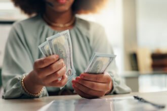 Maximizing Dividend Returns: The Top Stocks to Invest ,000 in Today