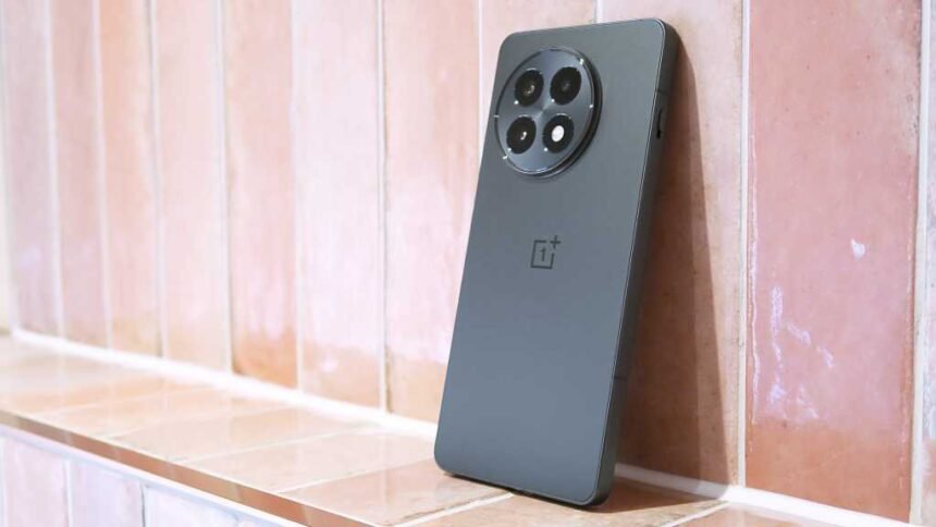 OnePlus 15 Unveiled: Powered by Snapdragon 8 Elite Gen 5 Chipset