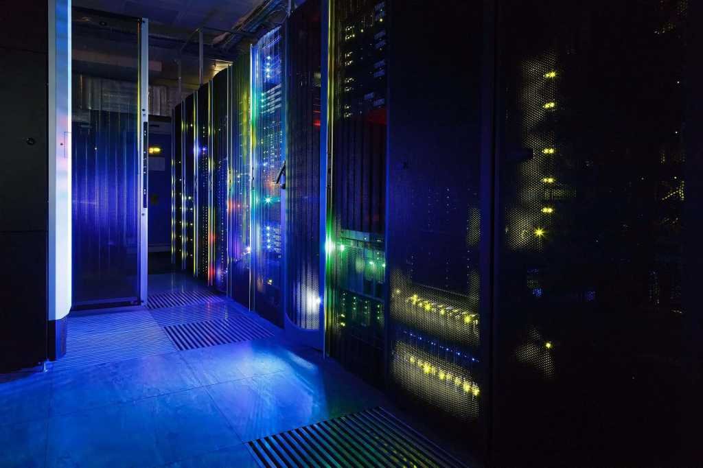 Revolutionizing AI Networking: Arista's Liquid Cooling and Optical ...