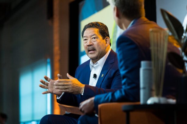Seattle Mayor Playfully Teases Bellevue for Lack of AI Homes in Friendly Rivalry