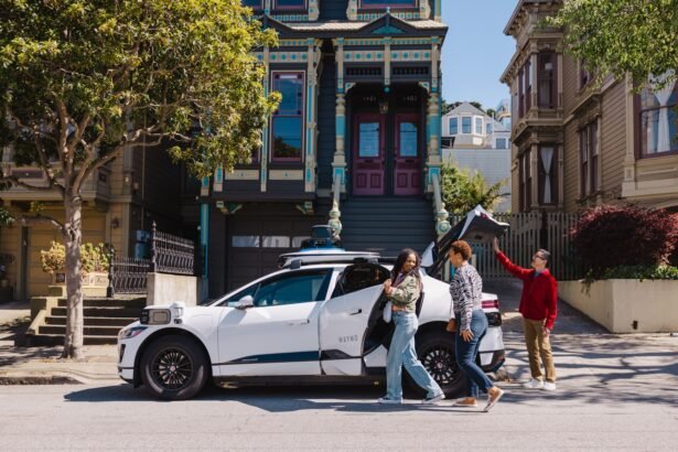Waymo Launches Pilot Program for Driverless Taxi Service in Seattle