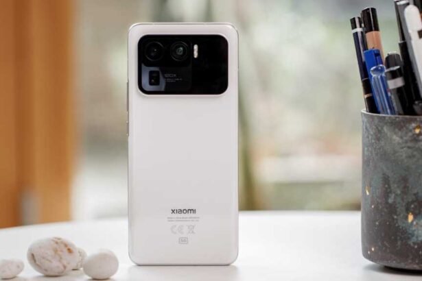 Xiaomi 16 Pro Max: Revolutionizing Smartphone Displays with Secondary Screen Technology