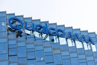 AI Revolution: Qualcomm’s Groundbreaking Impact on Data Center Technology