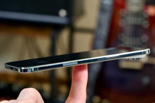 Are Slim Phones Losing Their Appeal? Dismal iPhone Air Sales Suggest a Shift in Consumer Preferences
