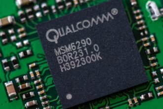Qualcomm’s Dive into the Data Center: Revolutionizing AI Chip Technology