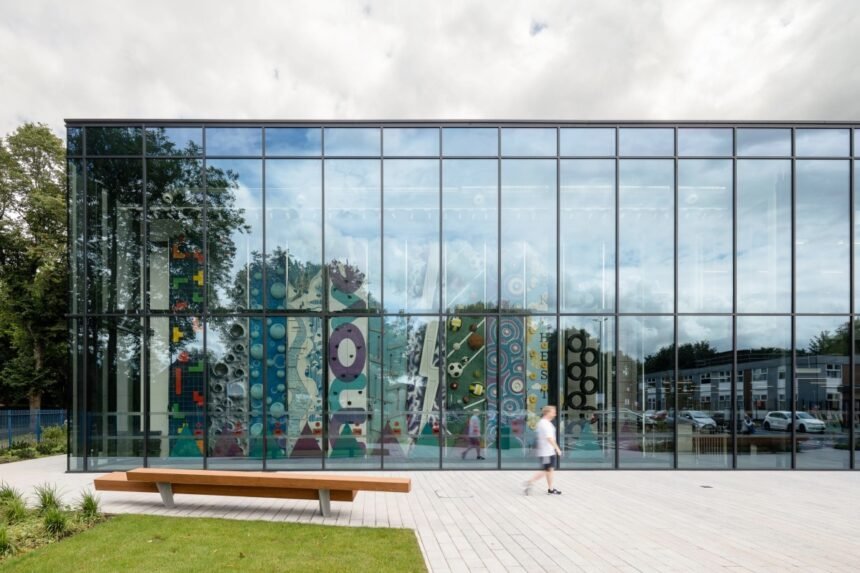 Revolutionizing Energy Efficiency: Deep Green’s Data Centre to Warm Manchester’s Pool