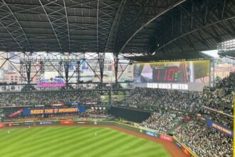 Shaking Up Seattle: Earthquake Monitors Track Tremors During Mariners’ Playoff Victory