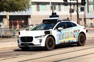 Waymo Robotaxis: Revolutionizing DoorDash Delivery for American Customers