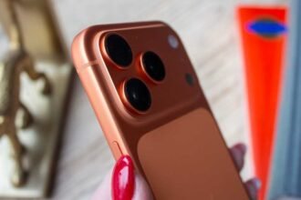 iPhone 20: Revolutionizing Design with Buttonless Interface and Enhanced Camera Technology