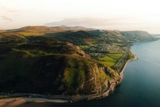 Accelerating Innovation: UK’s AI Zones and North Wales Development Strategy