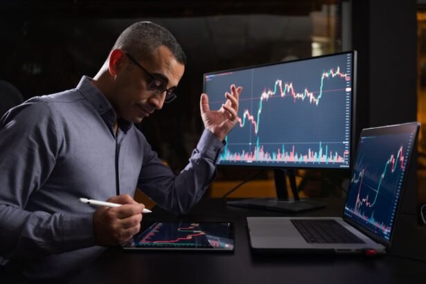 Analyzing BigBear.ai’s Q3 Performance: Sales Decline, but Earnings on the Rise – What’s Impacting the Stock?