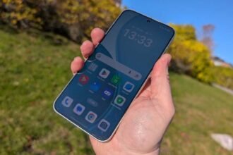 Introducing the Impressive Oppo Reno 15: Unveiling its Specs and Design