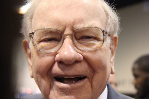 Investing Like Buffett: Top Stocks to Buy With ,500 Today