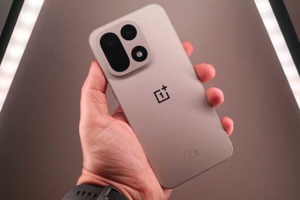 OnePlus 15: The Lightning Fast Smartphone