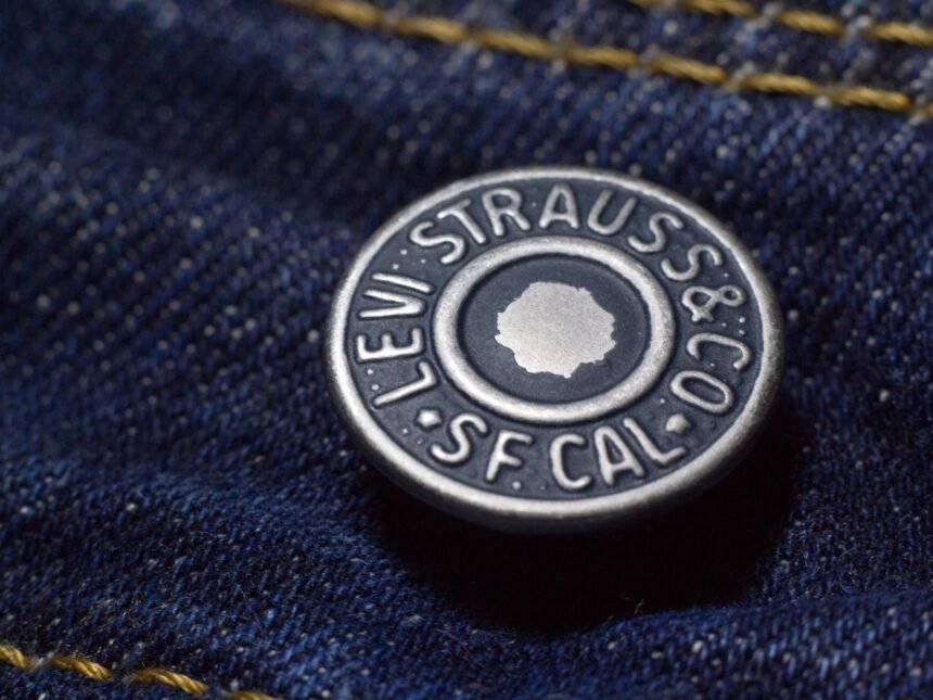 Revolutionizing Retail: Levi Strauss’ AI-Powered DTC Strategy