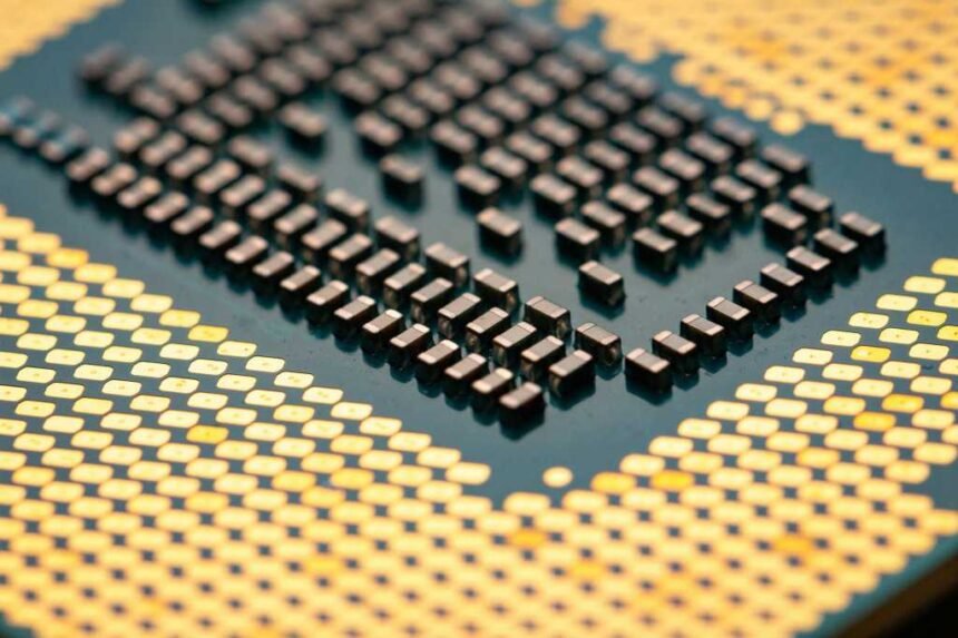 China Mandates 50% Domestic Equipment in Chipmaking Industry
