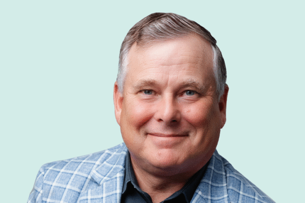 Tech Executives in Transition: Former Payscale CEO Scott Torrey Joins Smartsheet, Apple Enlists Microsoft VP for AI Leadership