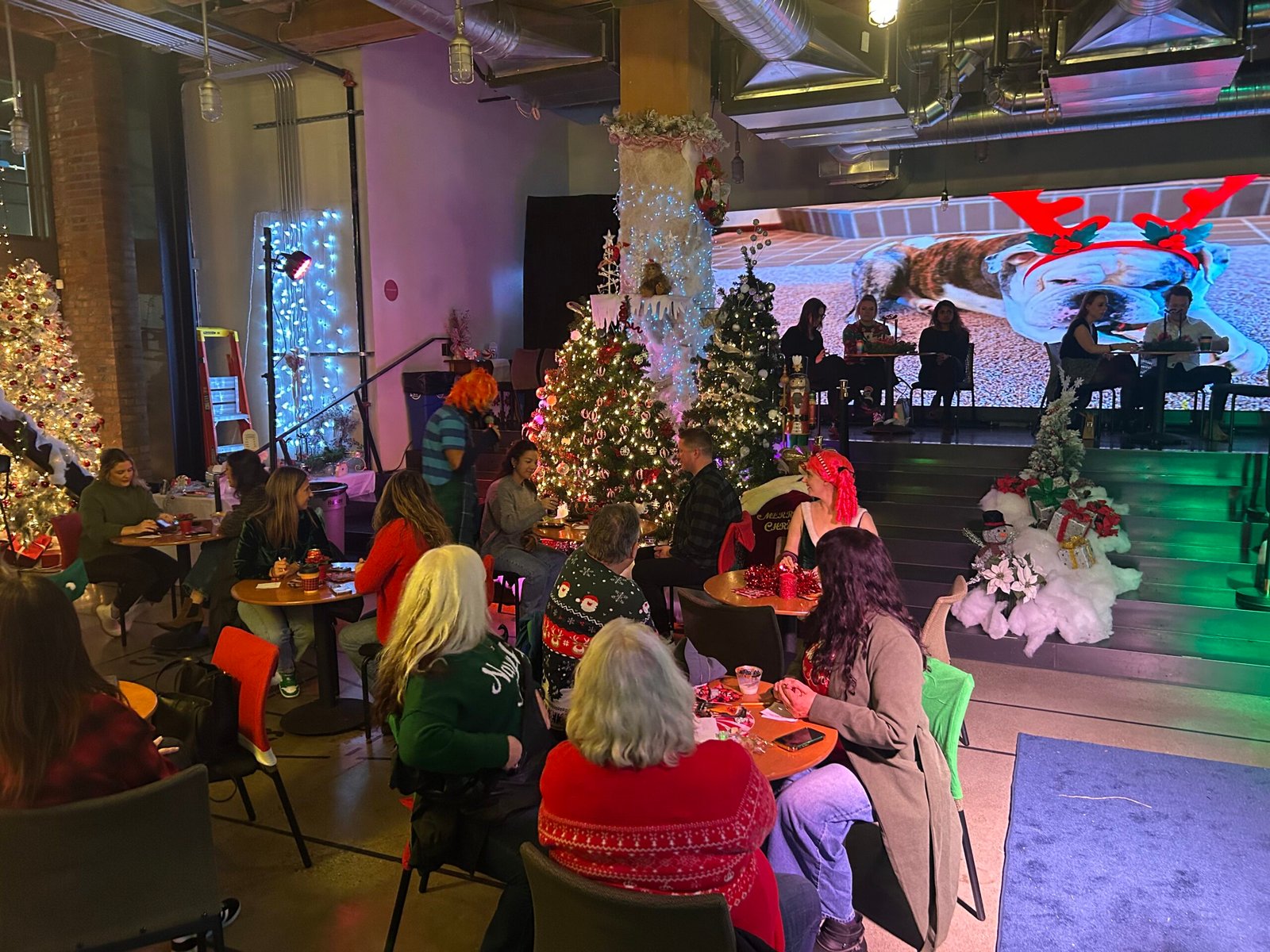 Techy Transformation: A Festive Elf Hideaway Pops Up in a Swanky Former ...