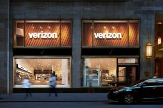 The Potential Returns of Investing ,000 in Verizon Communications a Decade Ago