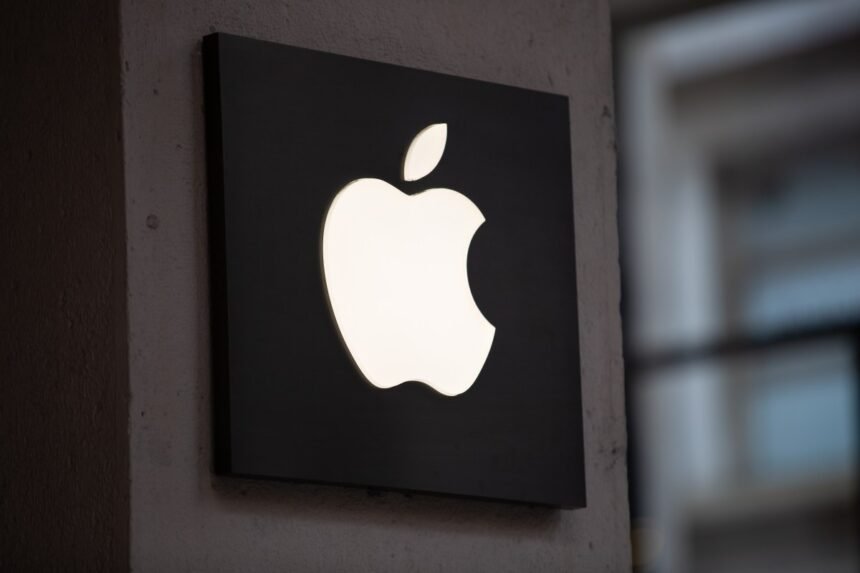 Apple’s AI Wearable: Keeping Pace with OpenAI