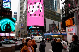 Lyft’s  Billion Buyback Plan Fails to Halt Stock Tumble Amid Mixed Results and Uncertain Outlook