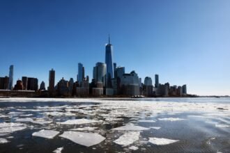 Market Turbulence: Stock Futures Fluctuate Amid Bitcoin Drop and Precious Metals Sell-Off