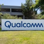 Qualcomm’s Stock Tumbles Amid Memory Market Challenges