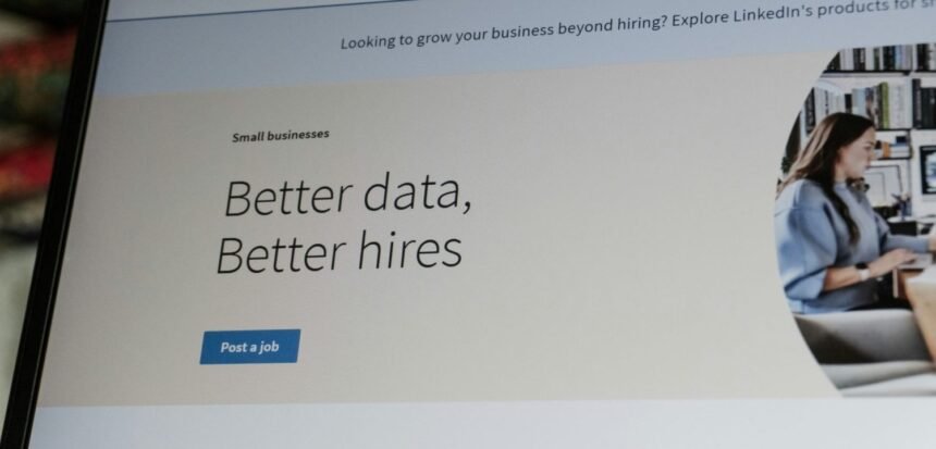 Revolutionizing Enterprise Operations: The Role of HR in Implementing AI