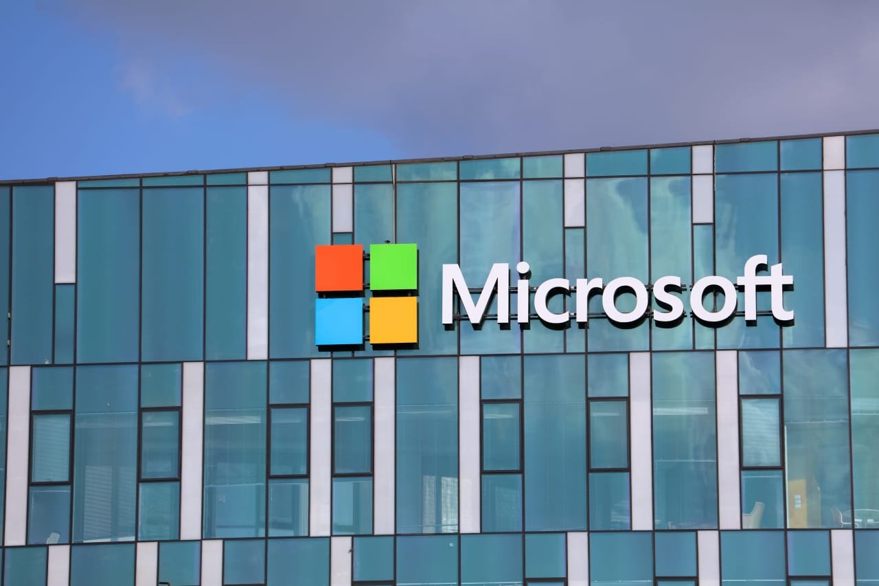 Why One Investor Is Turning Away from Microsoft After Alphabet's Strong ...